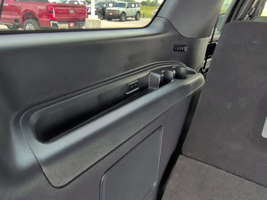 Used 2025 Ford Expedition Max Platinum w/ Stealth Appearance Package AWD/4WD image 45