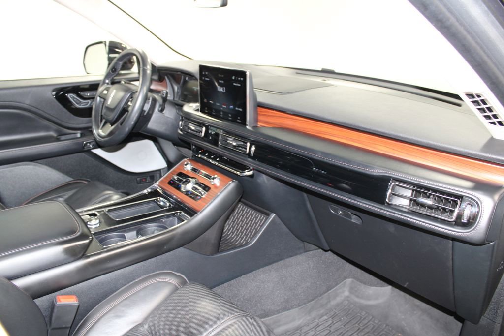Used 2022 Lincoln Aviator Reserve w/ Equipment Group 201A image 32