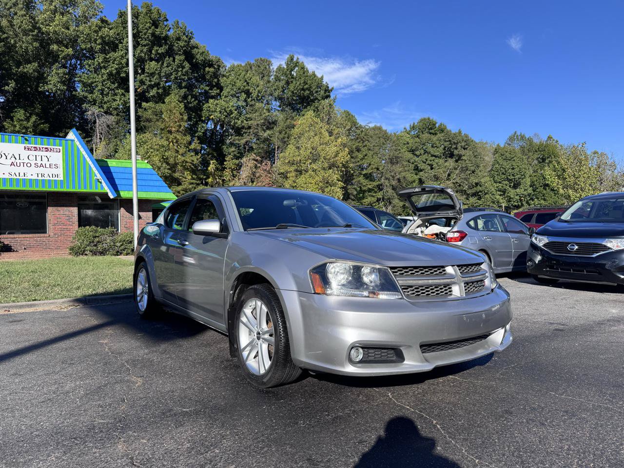 Used 2014 Dodge Avenger SXT w/ Rallye Appearance Group FWD image 3