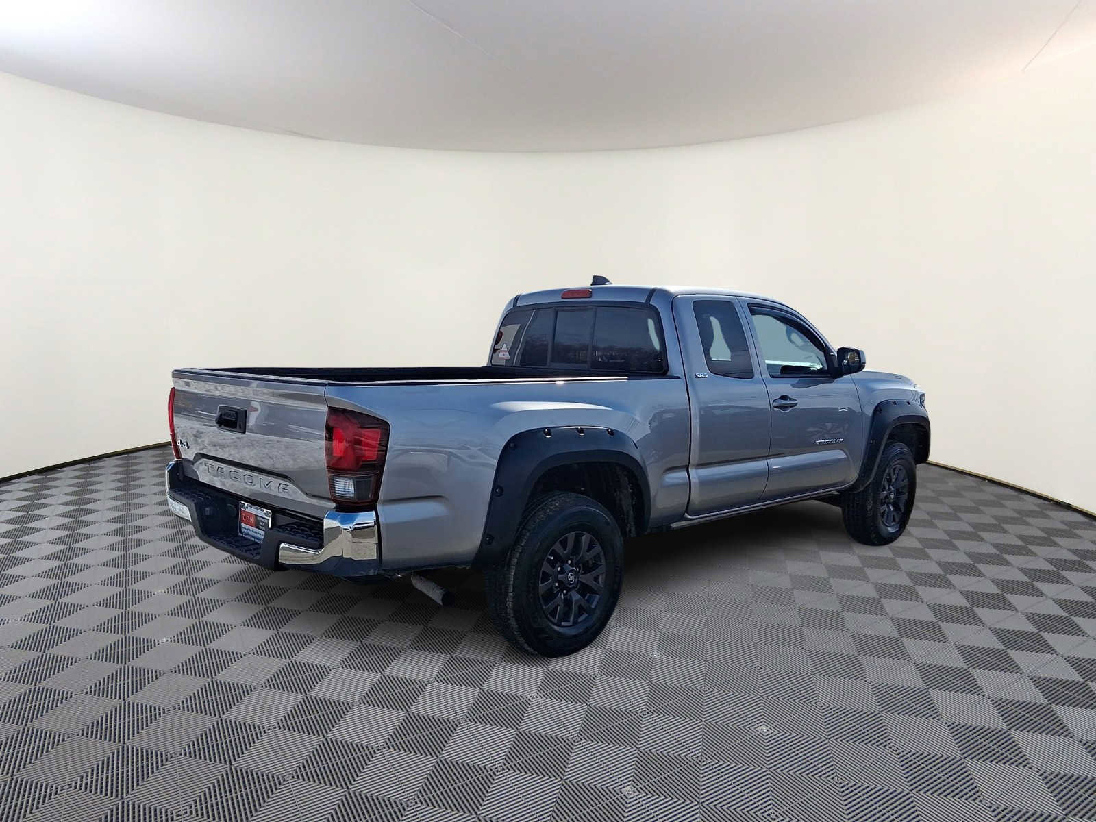Certified 2020 Toyota Tacoma SR5 w/ SR5 Appearance Package (SM) image 6