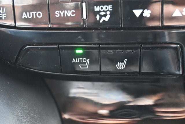 Used 2023 Acura MDX w/ Technology Package AWD/4WD image 35