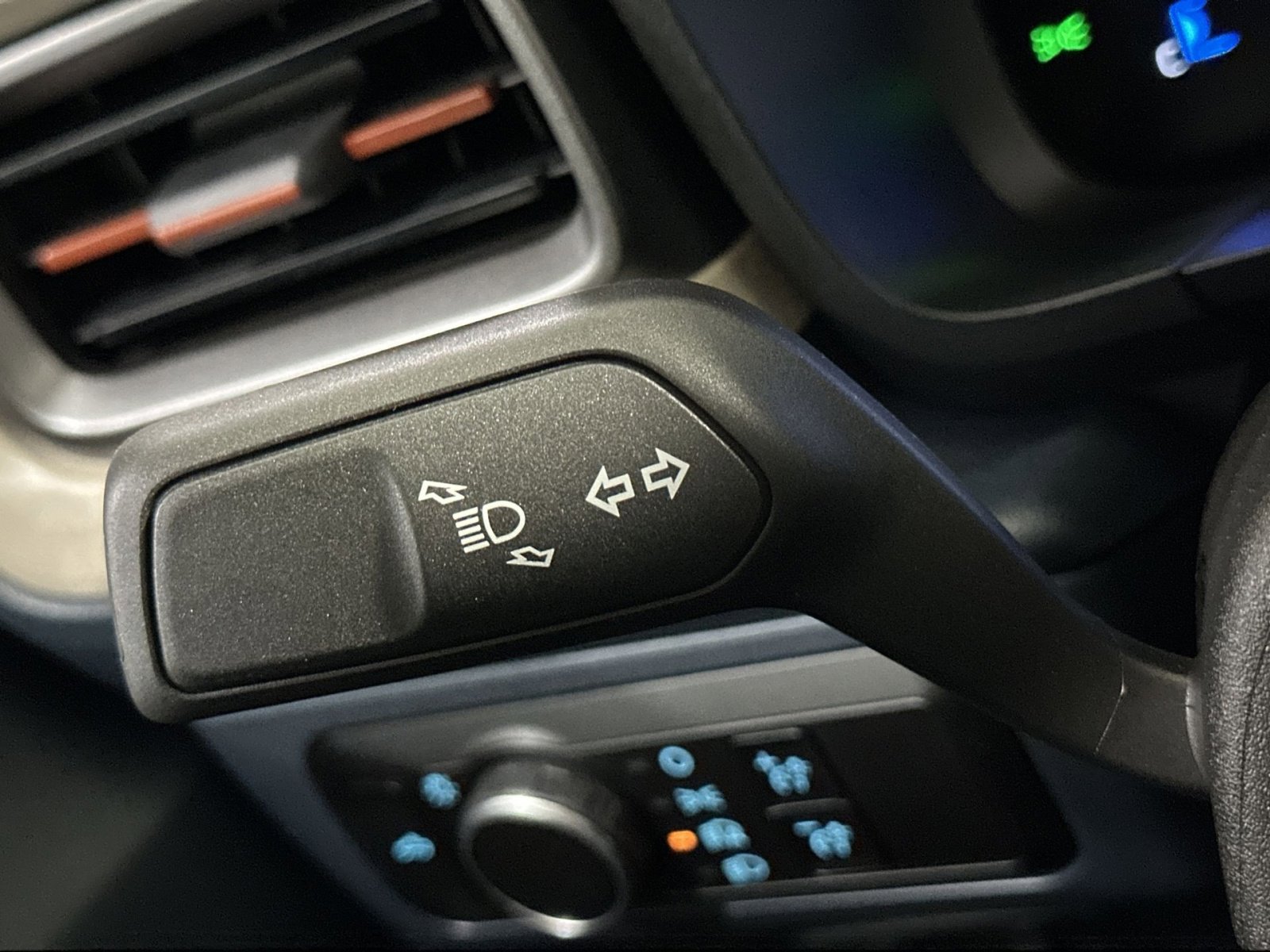 New 2025 Ford Maverick Lariat w/ 4K Tow Package image 32