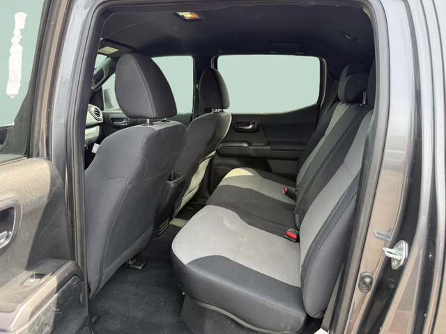 Used 2021 Toyota Tacoma TRD Off-Road AWD/4WD image 4