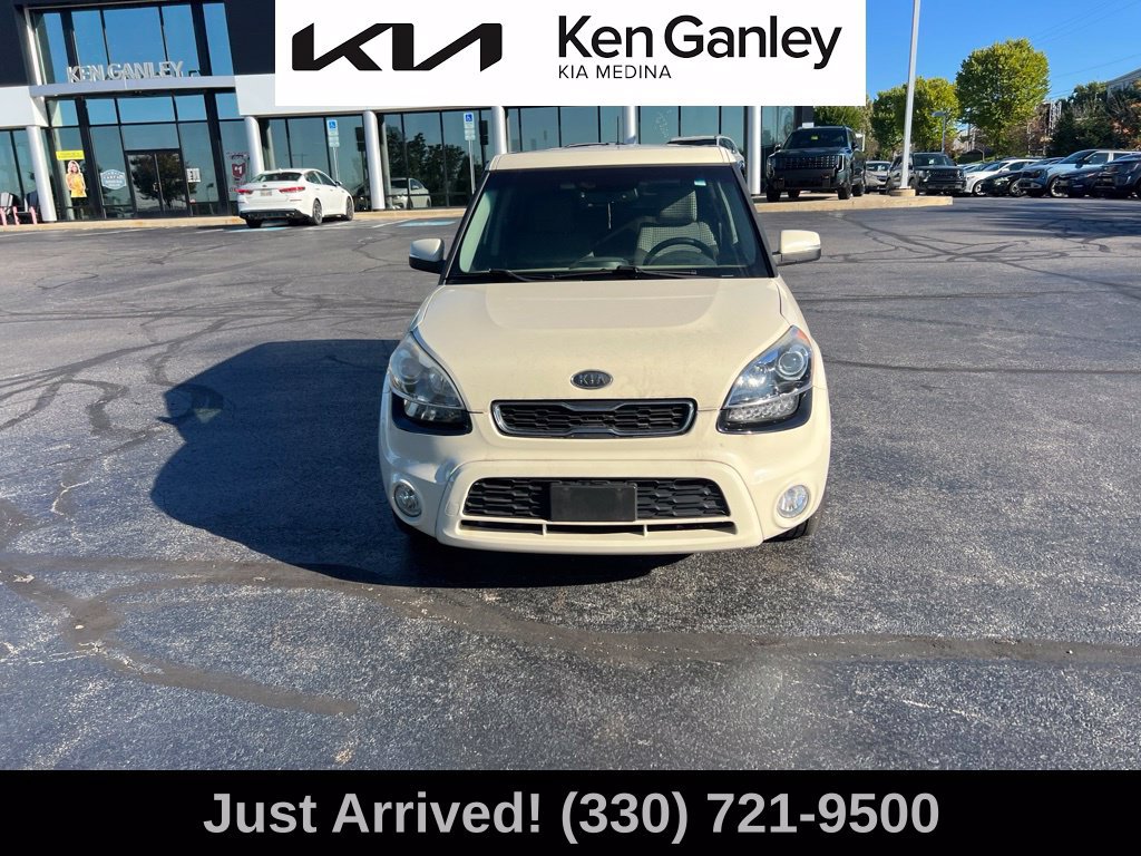 Used 2012 Kia Soul ! FWD image 2