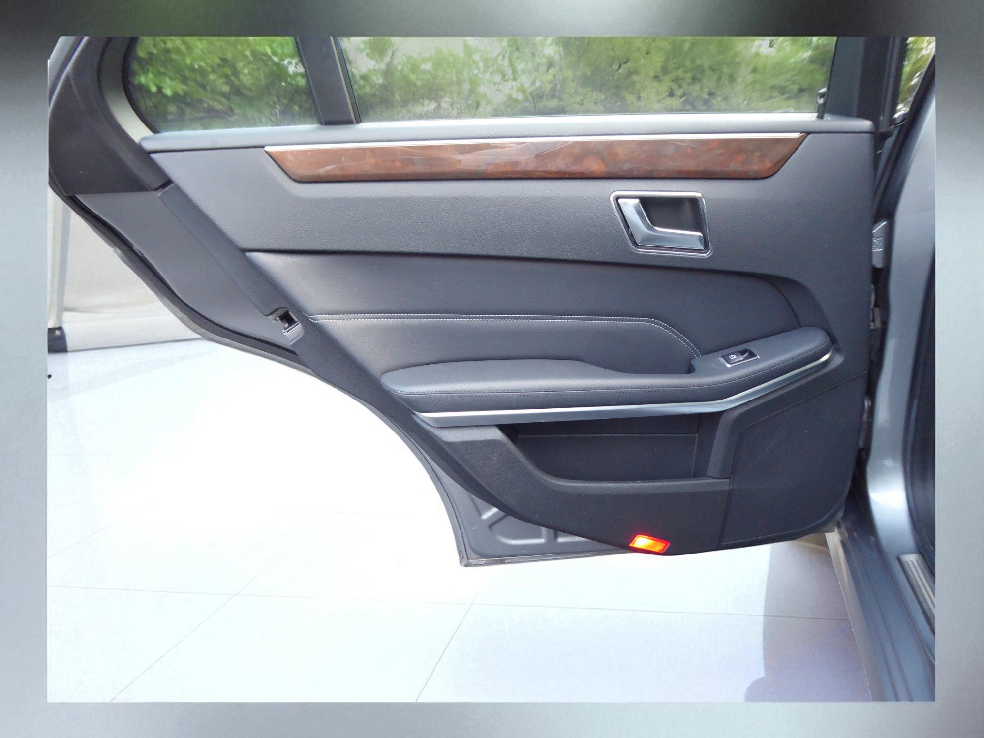 Used 2015 Mercedes-Benz E 350 4MATIC Sedan image 21