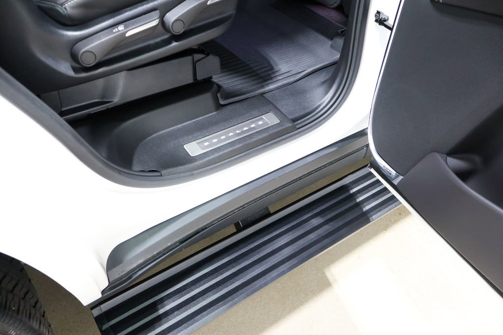 Used 2025 Cadillac Escalade V w/ LPO, Floor Liner Package image 43