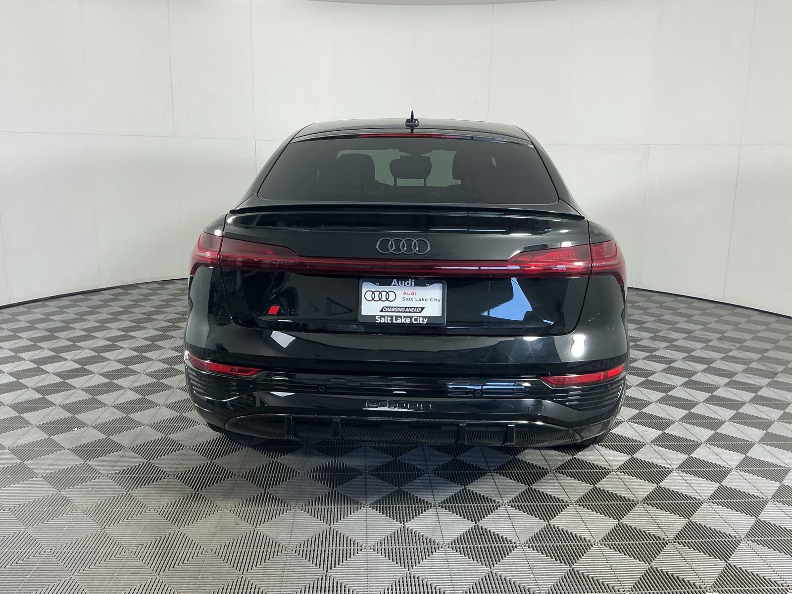 Used 2024 Audi Q8 e-tron Prestige w/ Prestige Package AWD/4WD image 6