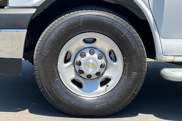 Used 2025 Chevrolet Express 2500 w/ Driver Convenience Package RWD image 32