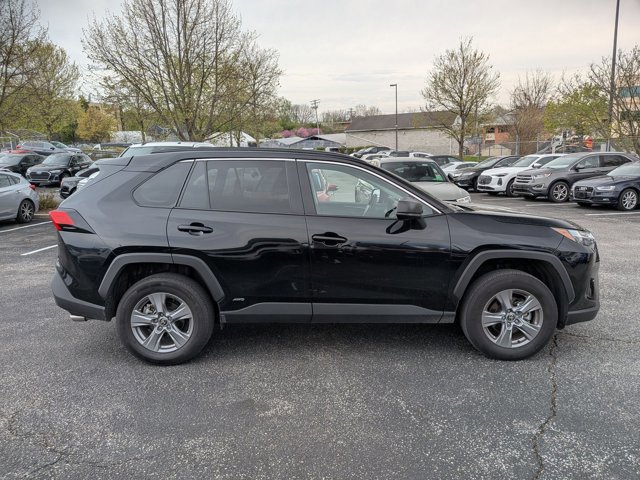 Used 2025 Toyota RAV4 LE image 4