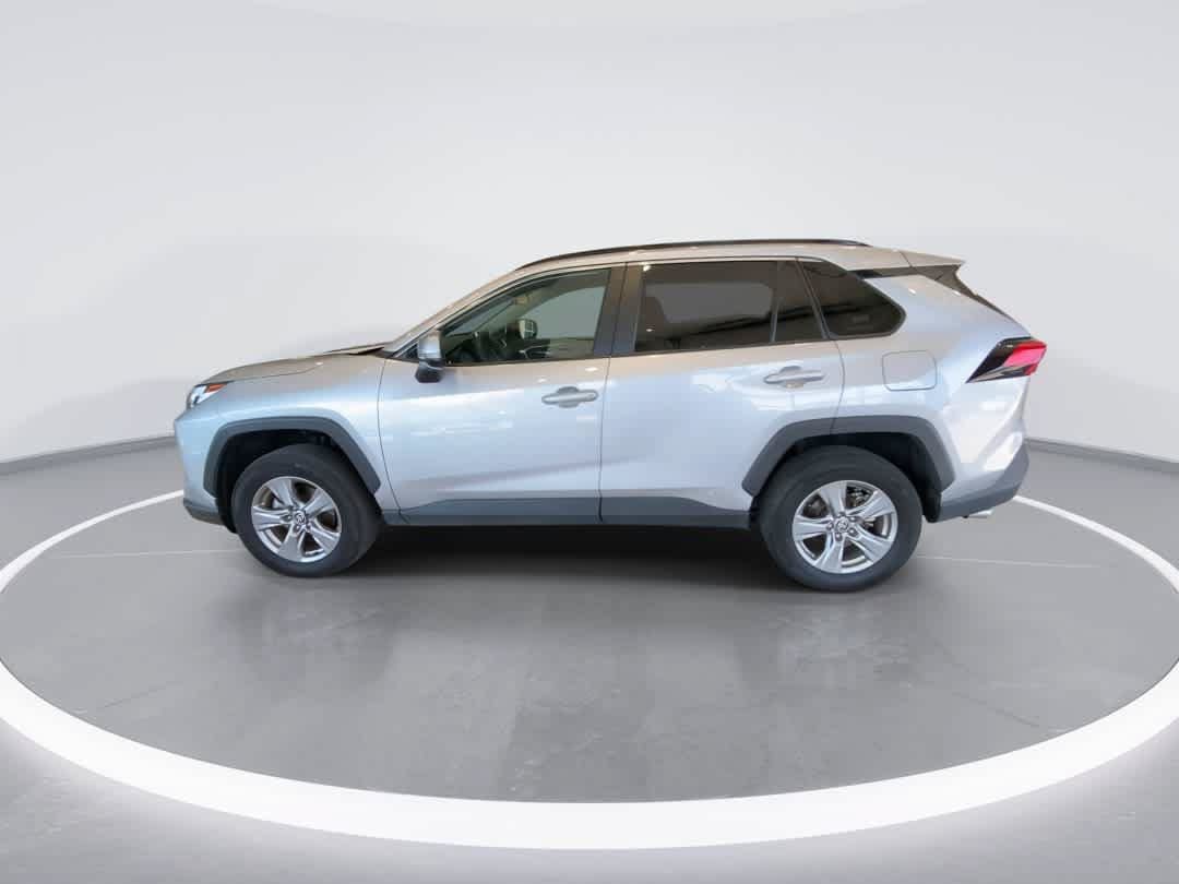Used 2025 Toyota RAV4 XLE AWD/4WD image 5