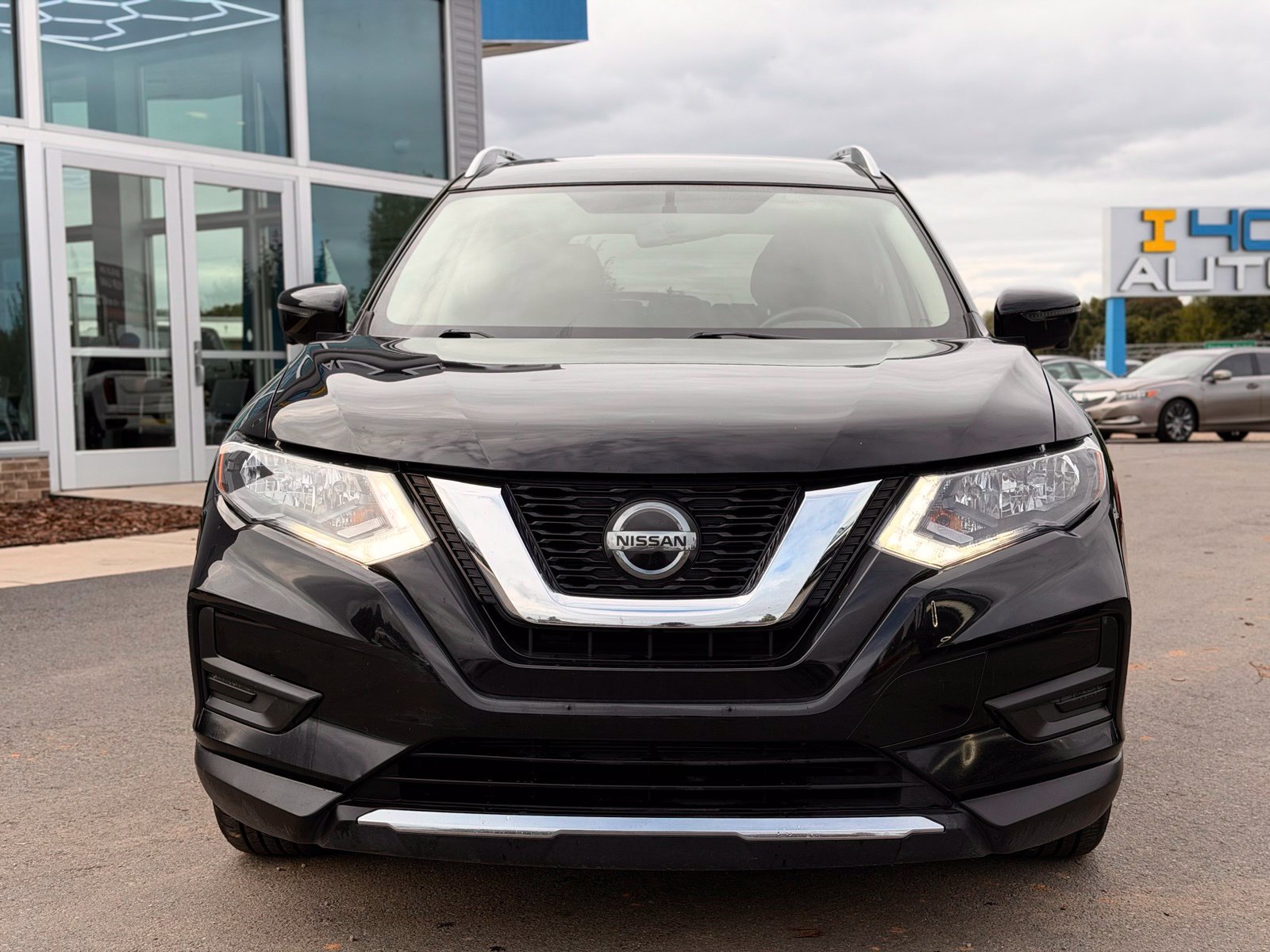 Used 2018 Nissan Rogue SV w/ Premium Package AWD/4WD image 4