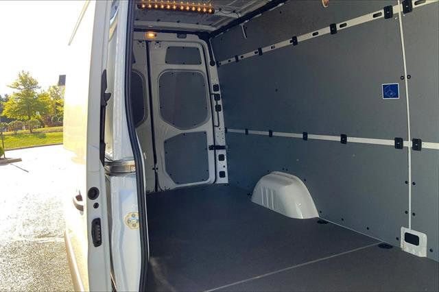 New 2026 Mercedes-Benz Sprinter 2500 image 37