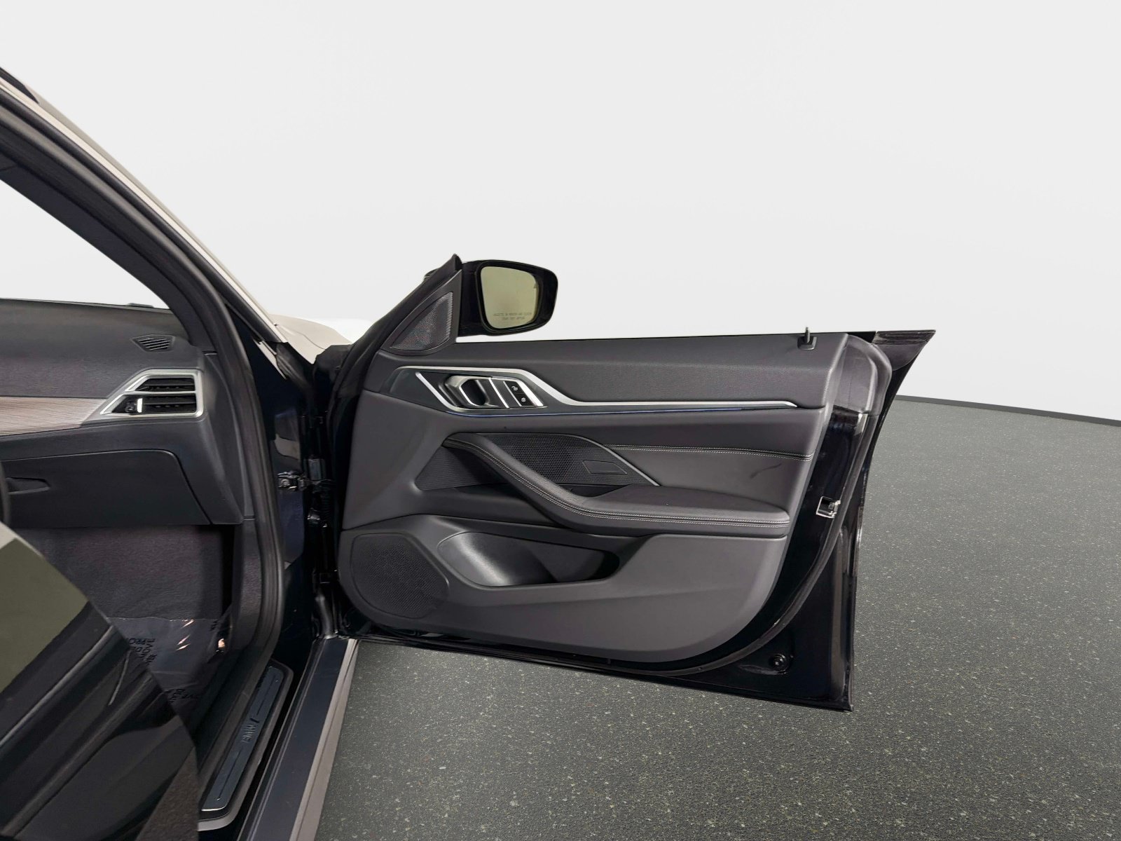 Used 2025 BMW i4 eDrive40 RWD image 22