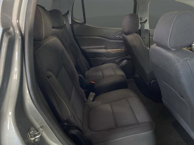 Used 2023 GMC Acadia SLE image 21
