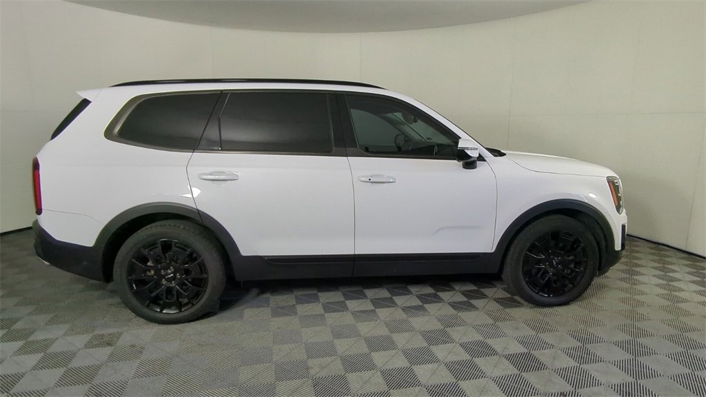 Used 2022 Kia Telluride SX w/ SX Prestige Package image 4