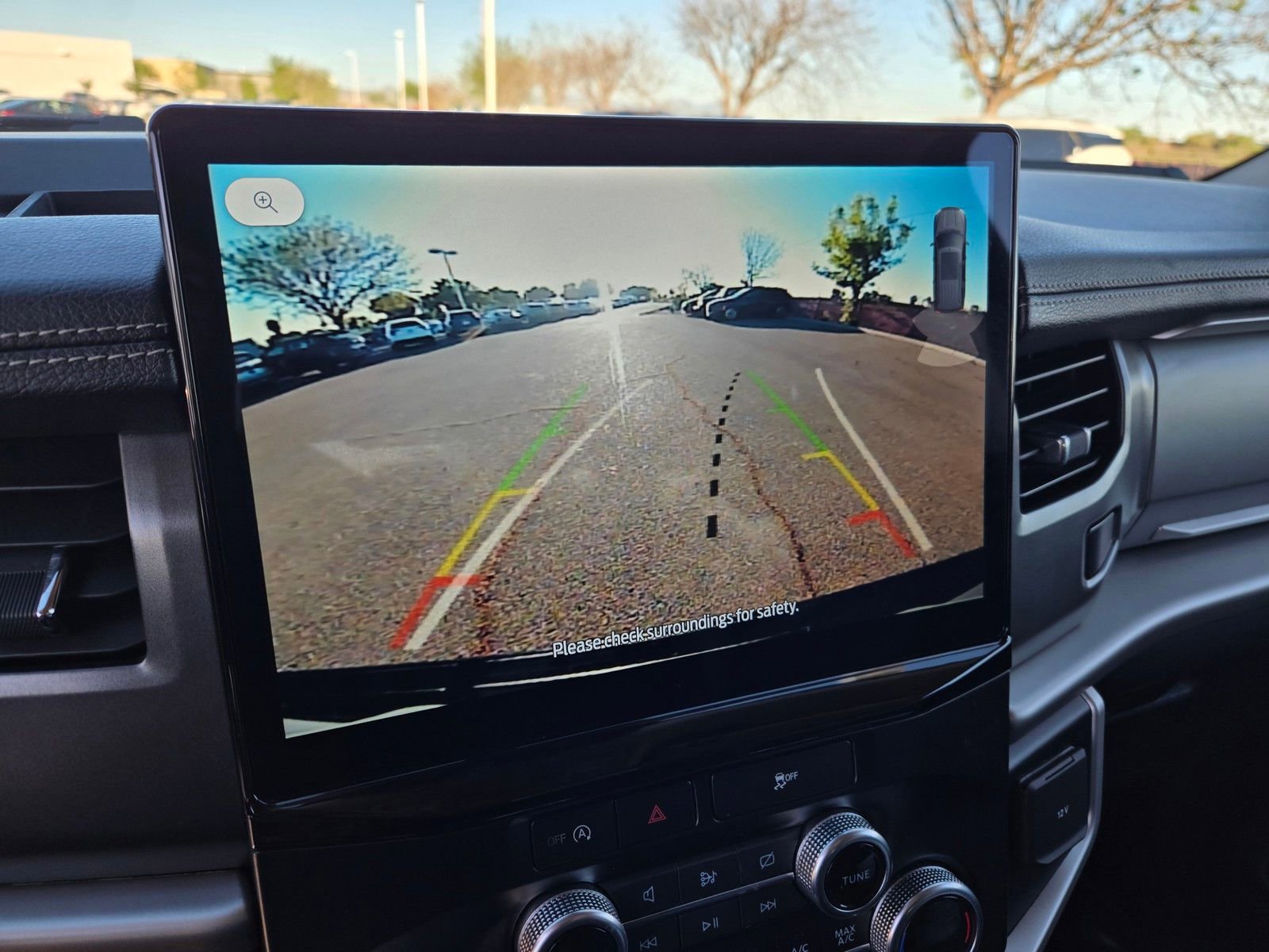 Used 2024 Ford Expedition Max XLT image 17