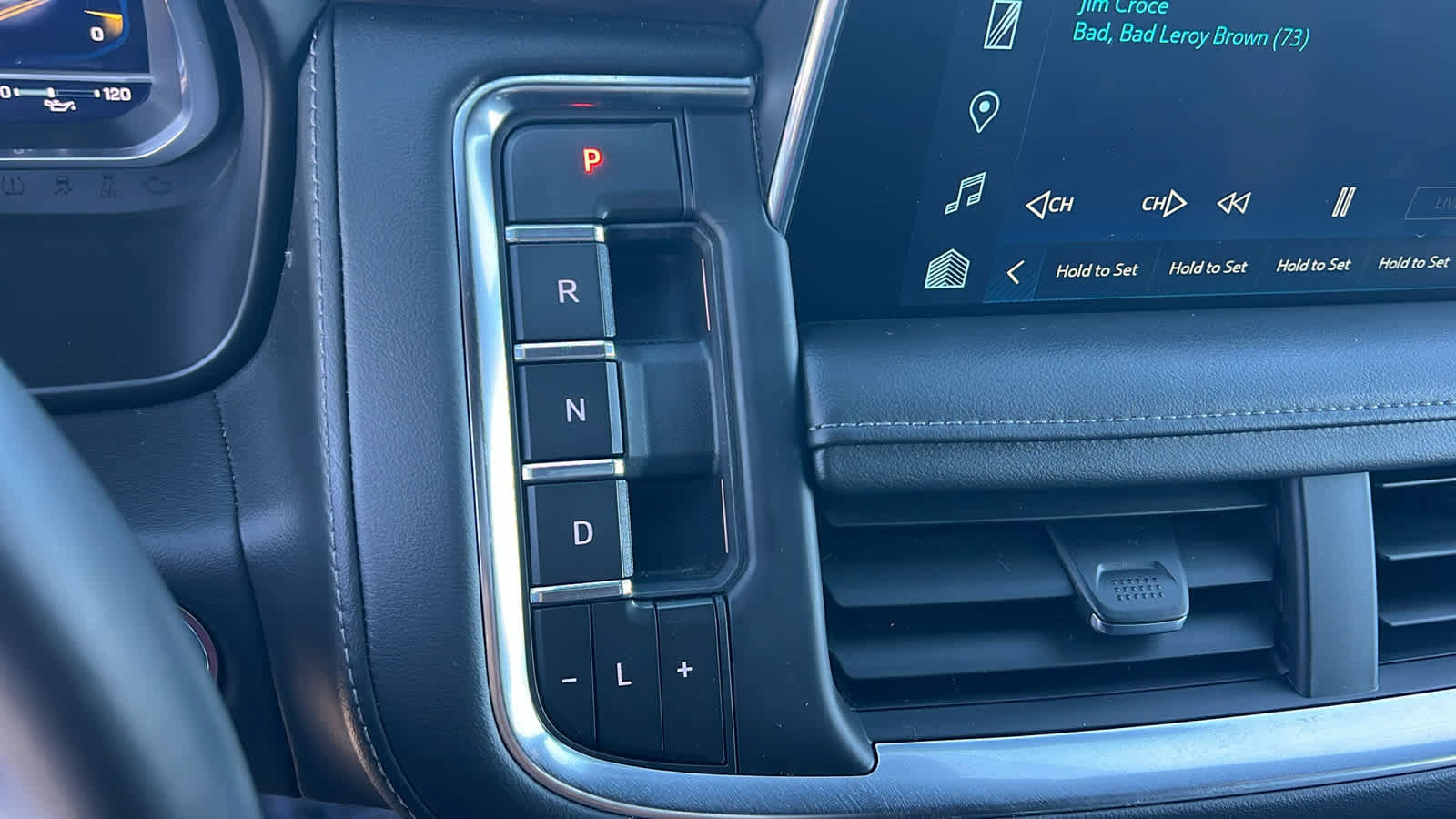 Used 2023 Chevrolet Tahoe Z71 w/ Luxury Package image 13