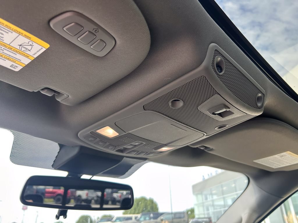 Used 2019 Ford F150 Lariat w/ Equipment Group 502A Luxury AWD/4WD image 20