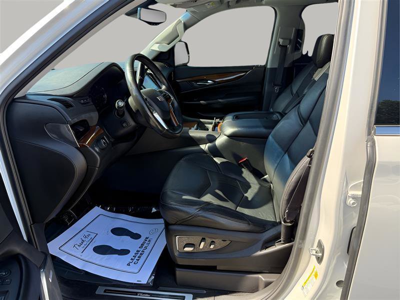 Used 2016 Cadillac Escalade ESV Luxury RWD image 16