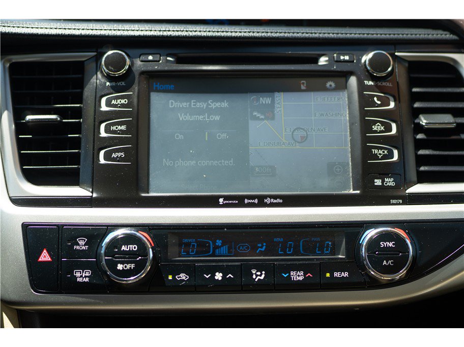 Used 2017 Toyota Highlander XLE FWD image 21