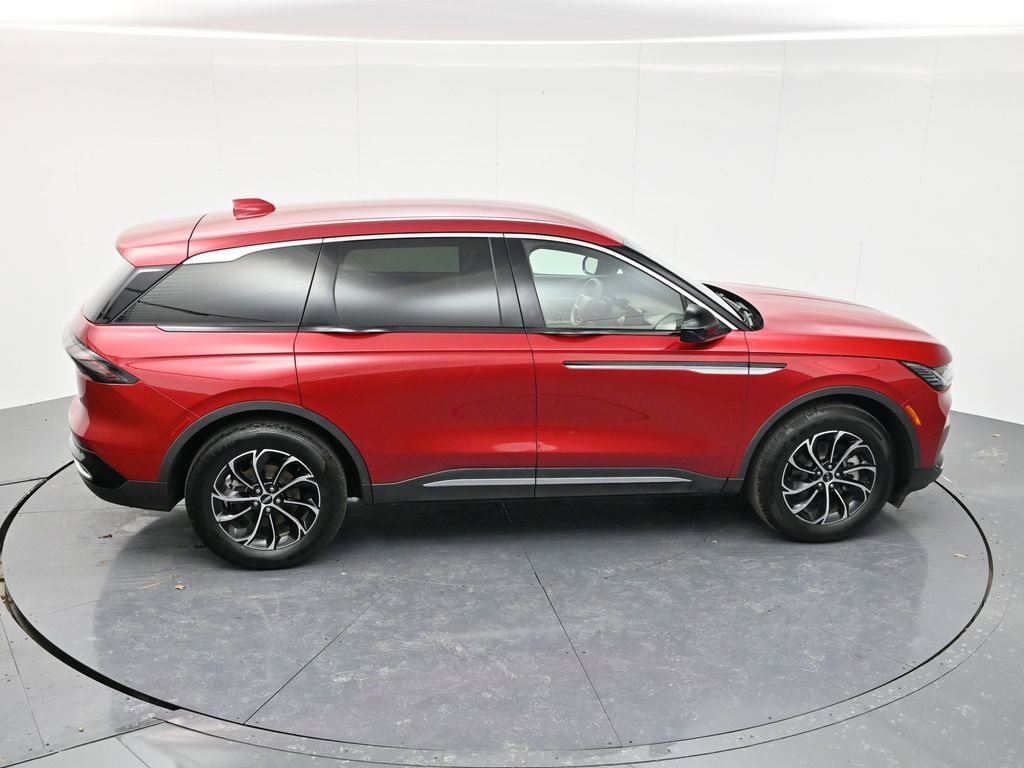 Used 2025 Lincoln Nautilus Premier image 40