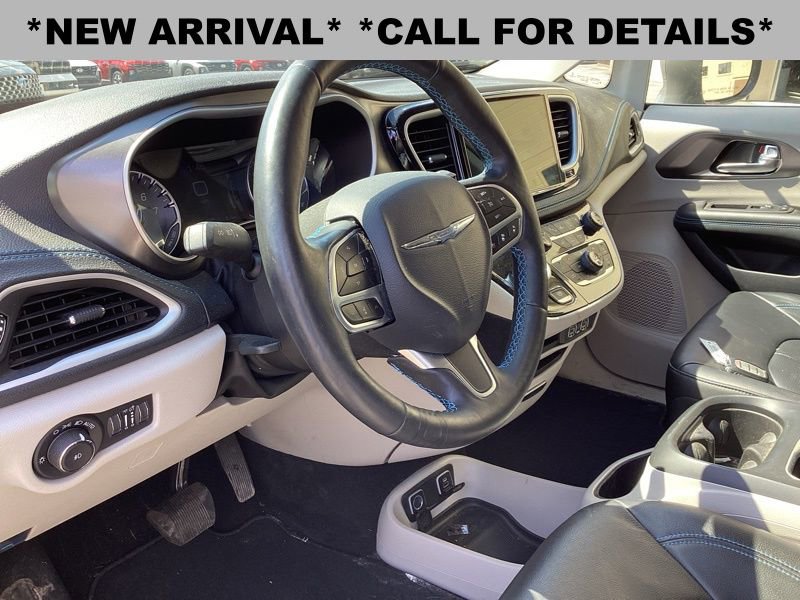 Used 2021 Chrysler Pacifica Touring-L w/ Premium & Safety Sphere Group image 10