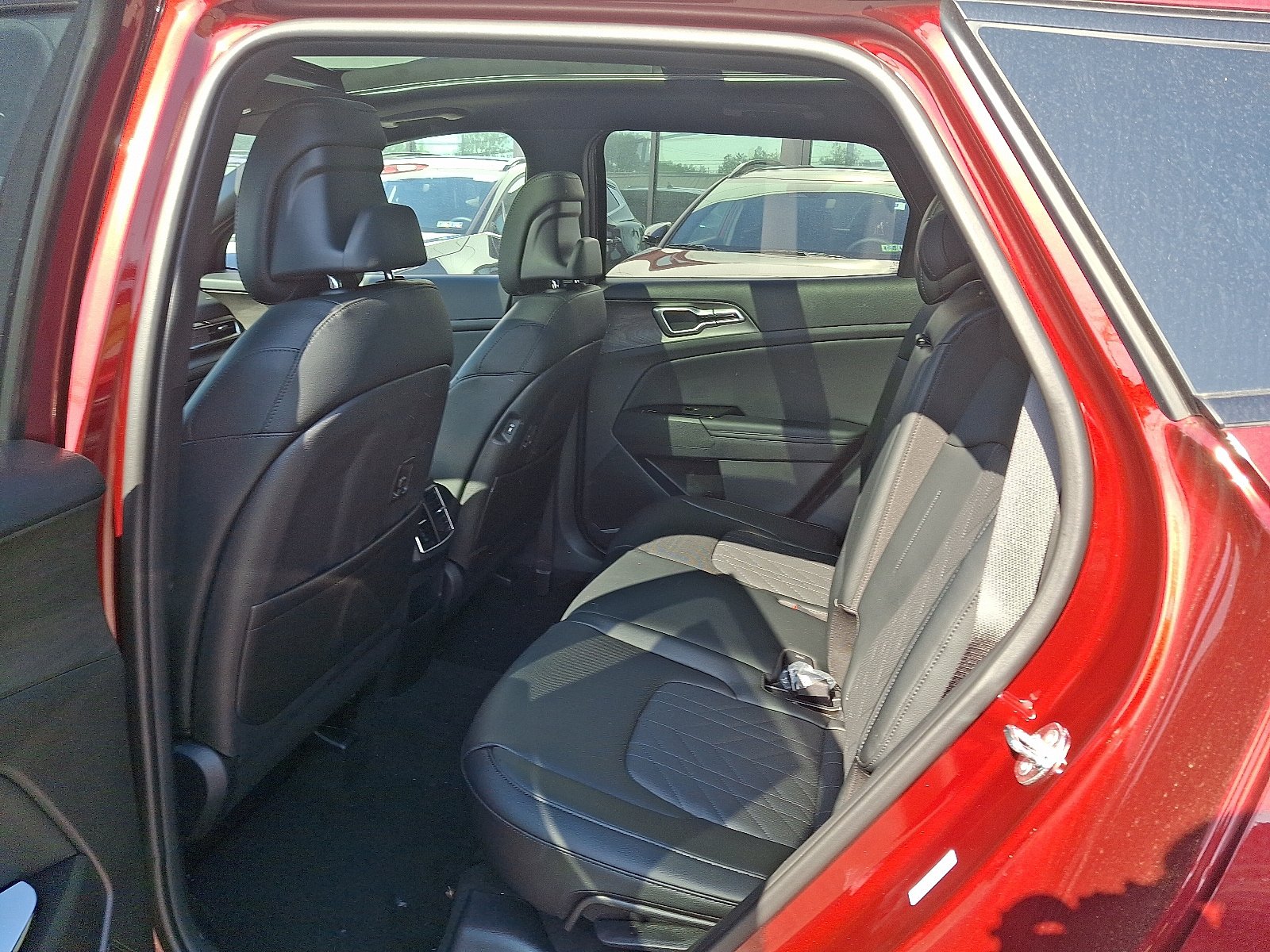 New 2025 Kia Sportage X-Line w/ Premium Package AWD/4WD image 6