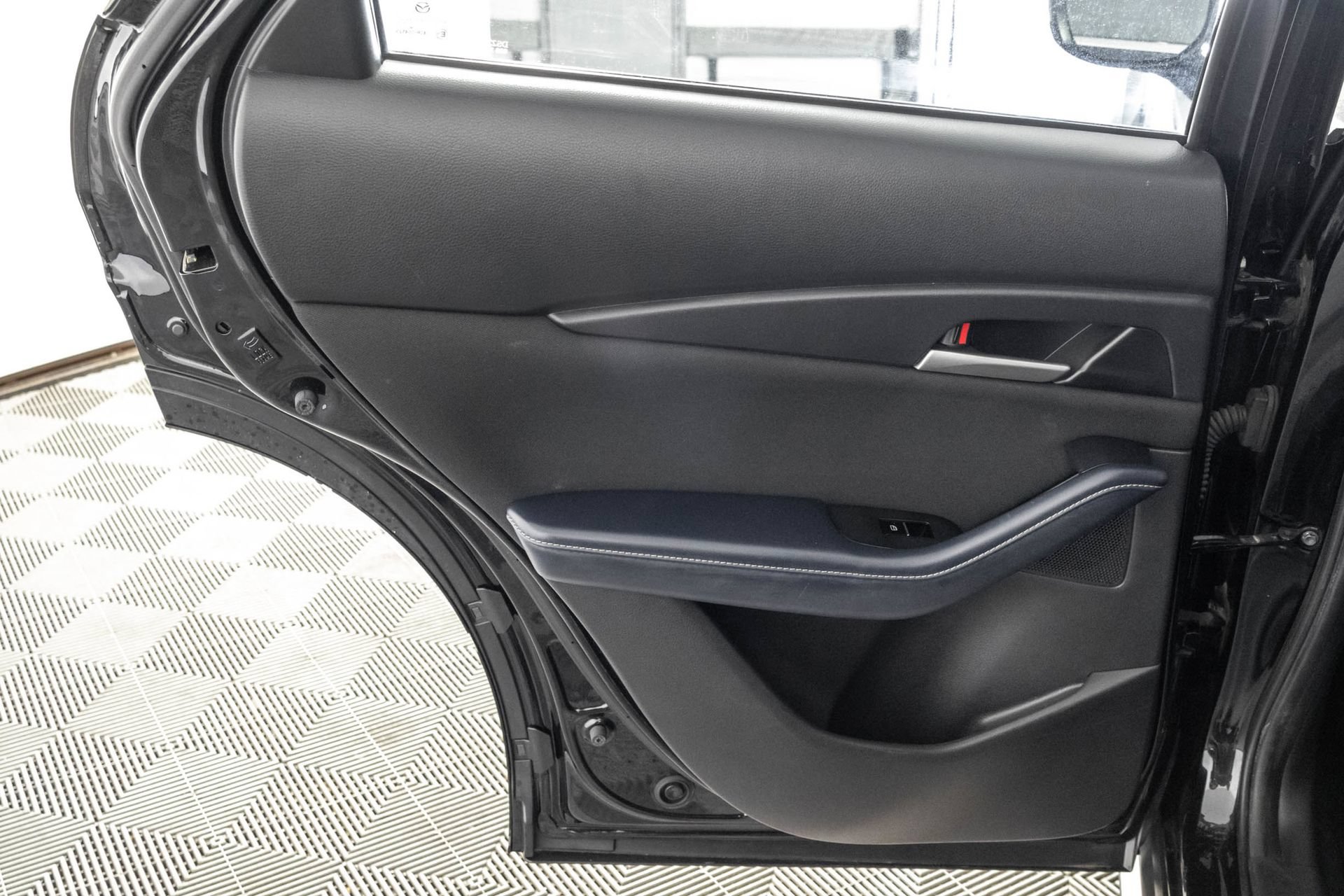 Used 2020 MAZDA CX-30 FWD image 35