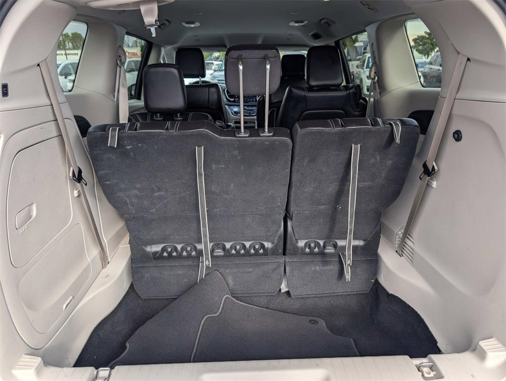 Used 2024 Chrysler Pacifica Select image 8