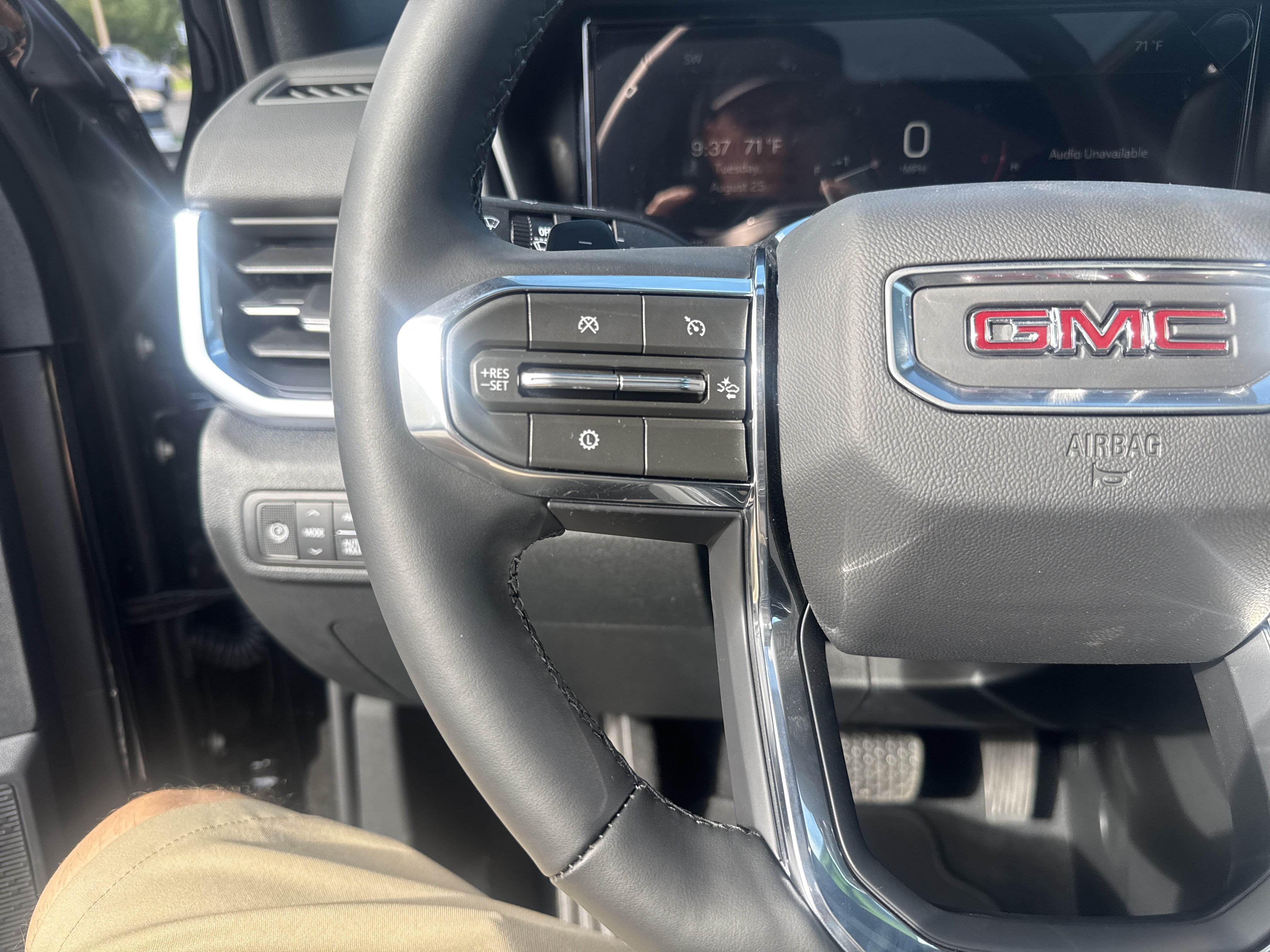 New 2027 GMC Terrain Elevation w/ Elevation Premium Package AWD/4WD image 18