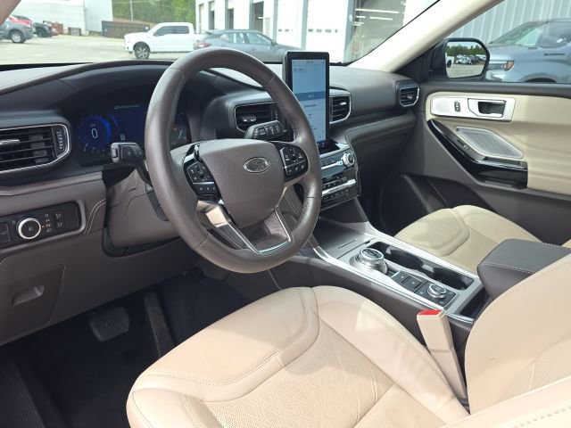 Used 2023 Ford Explorer Platinum w/ Technology Package AWD/4WD image 27