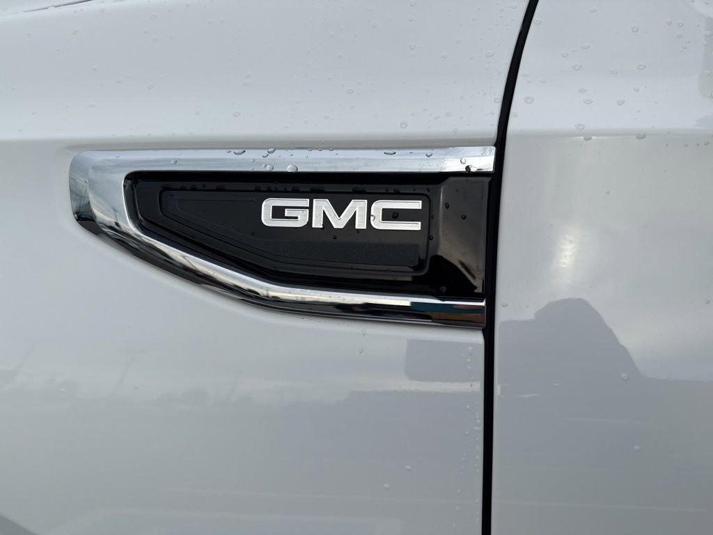 Used 2023 GMC Yukon SLT image 13