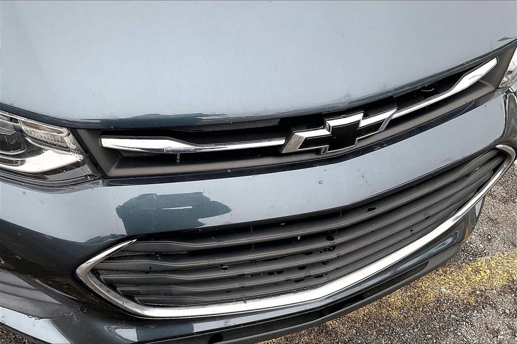 Used 2021 Chevrolet Trax LS w/ Tint and Cruise Package image 32