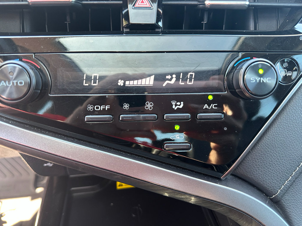 Used 2022 Toyota Camry XSE FWD image 5