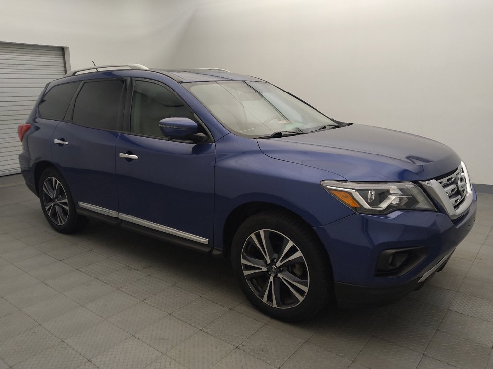 Used 2017 Nissan Pathfinder Platinum image 11