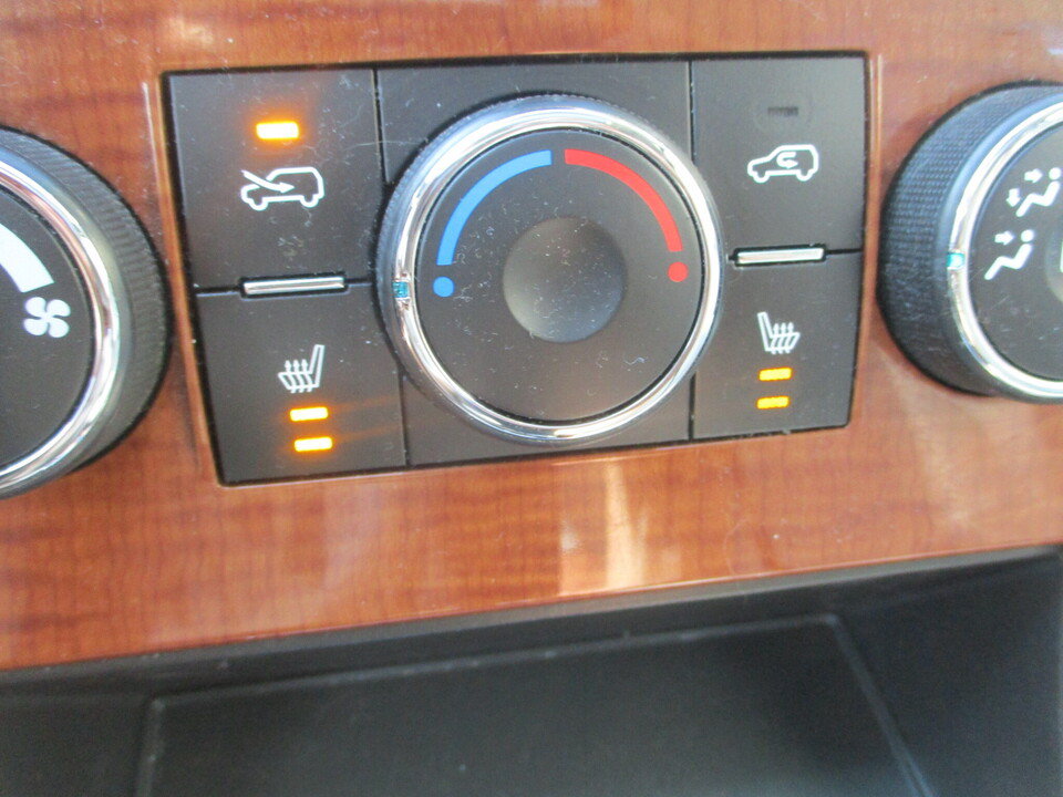 Used 2008 Chevrolet Equinox LT w/ LT Preferred Equipment Group AWD/4WD image 35