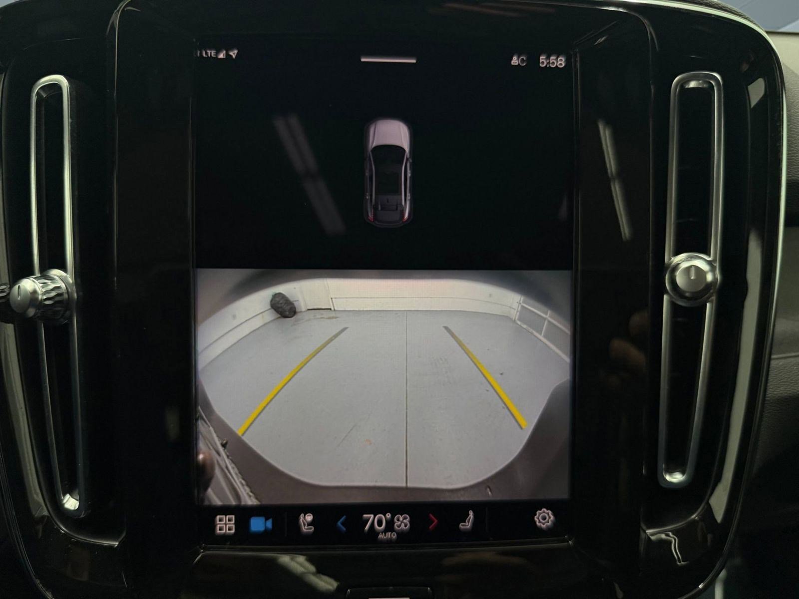 Used 2023 Volvo C40 P8 Recharge Ultimate image 32