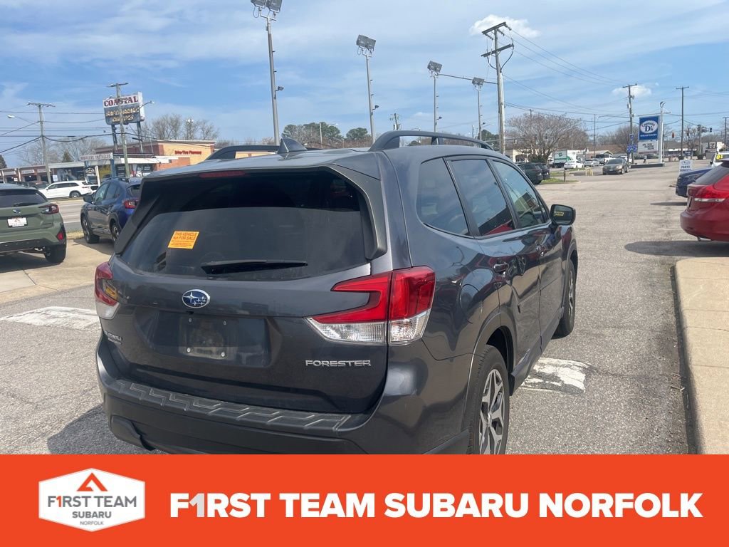 Used 2020 Subaru Forester Premium image 4