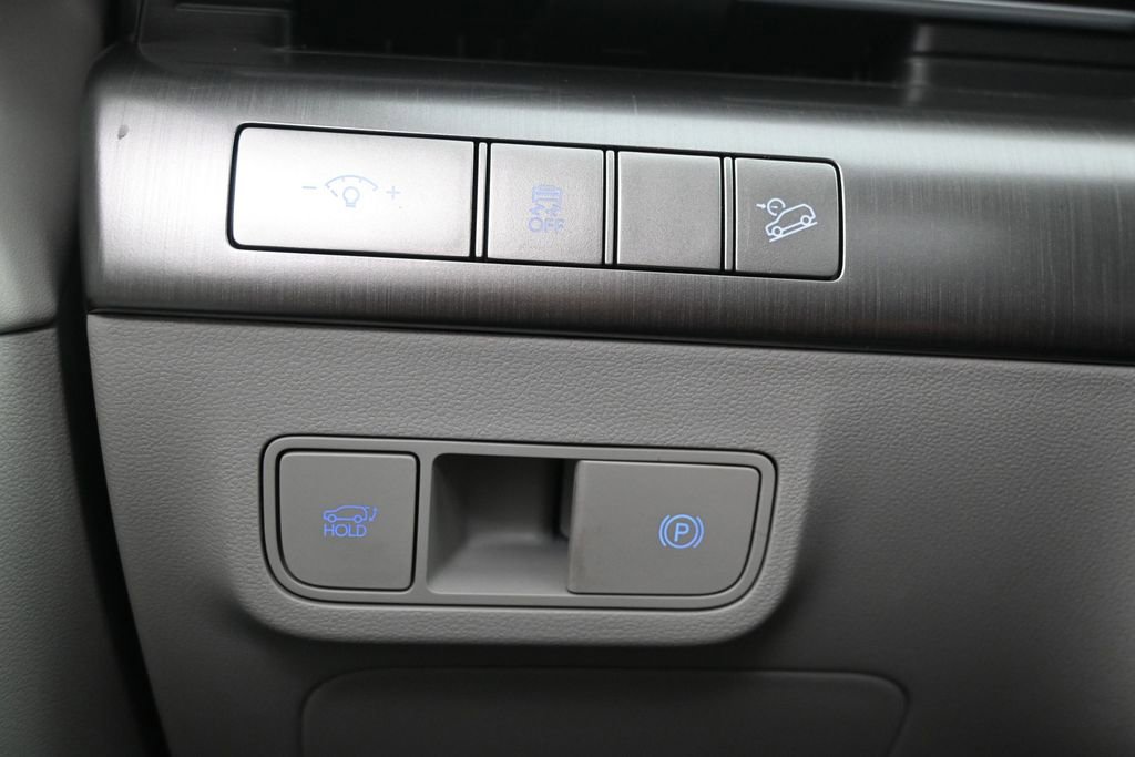 Used 2024 Hyundai Kona Limited FWD image 22