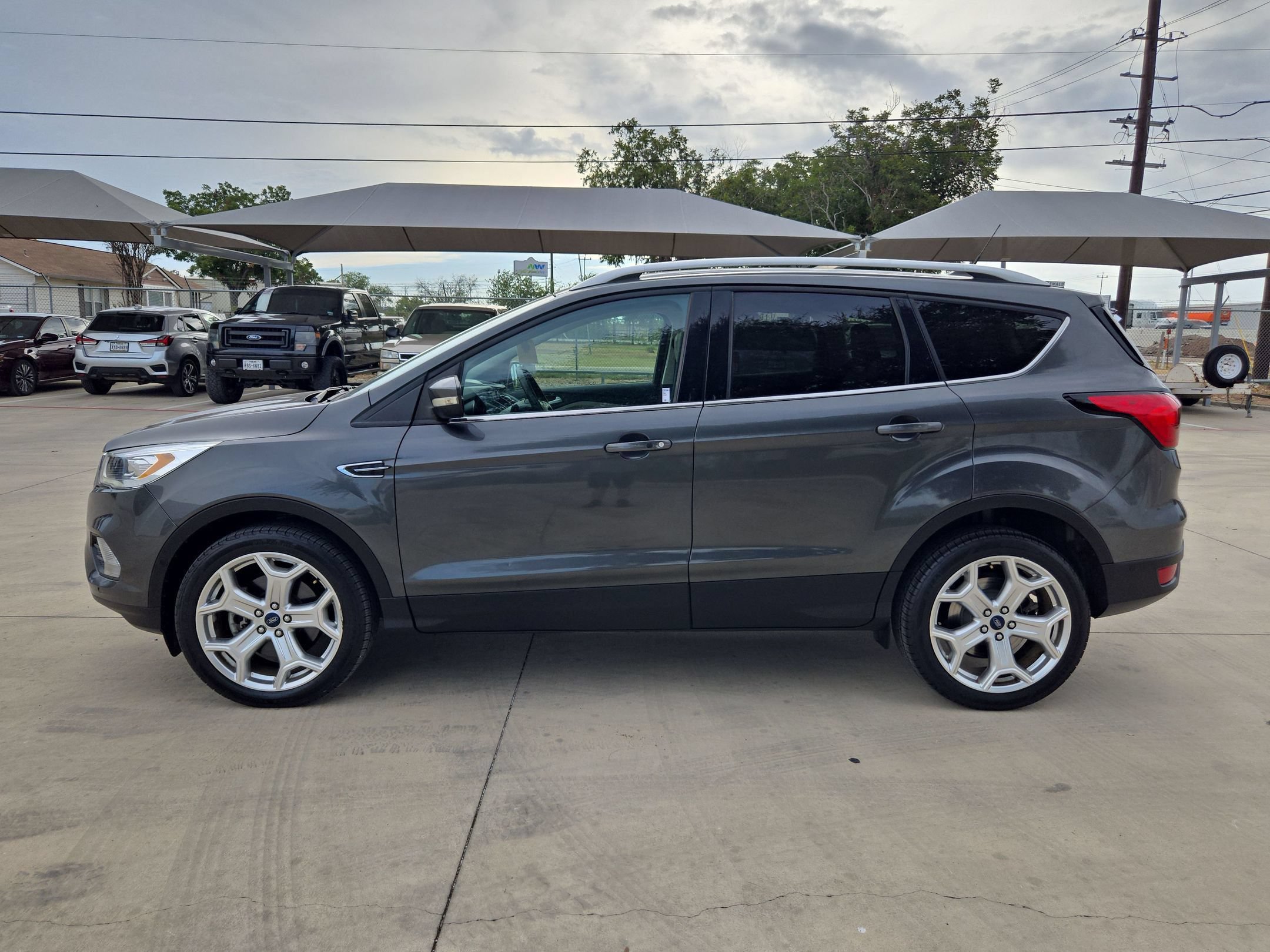 Used 2019 Ford Escape Titanium AWD/4WD image 6