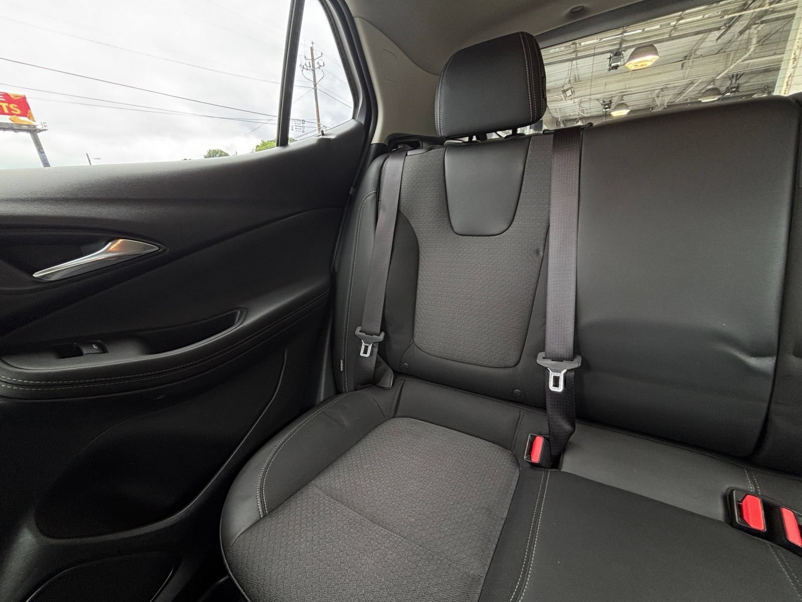Used 2025 Buick Encore GX Preferred FWD image 39