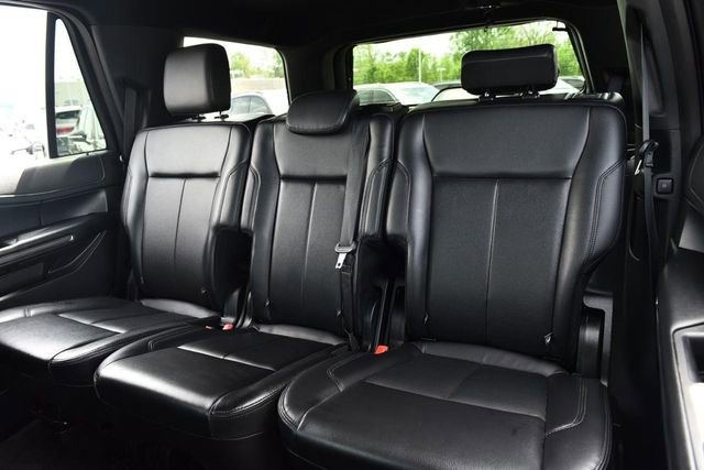 Used 2019 Ford Expedition XLT w/ Equipment Group 202A AWD/4WD image 25