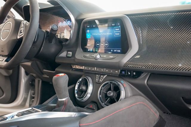 Used 2019 Chevrolet Camaro ZL1 image 75