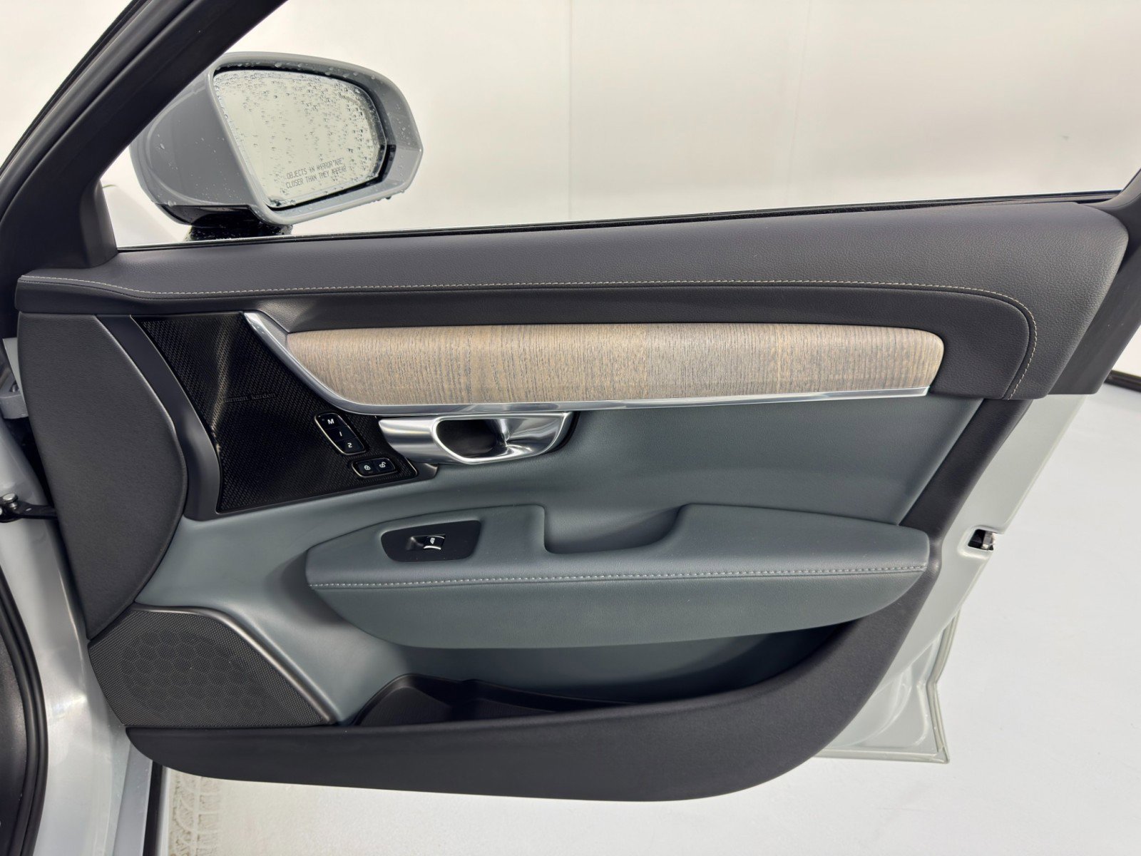 Used 2024 Volvo S90 T8 Ultimate image 44