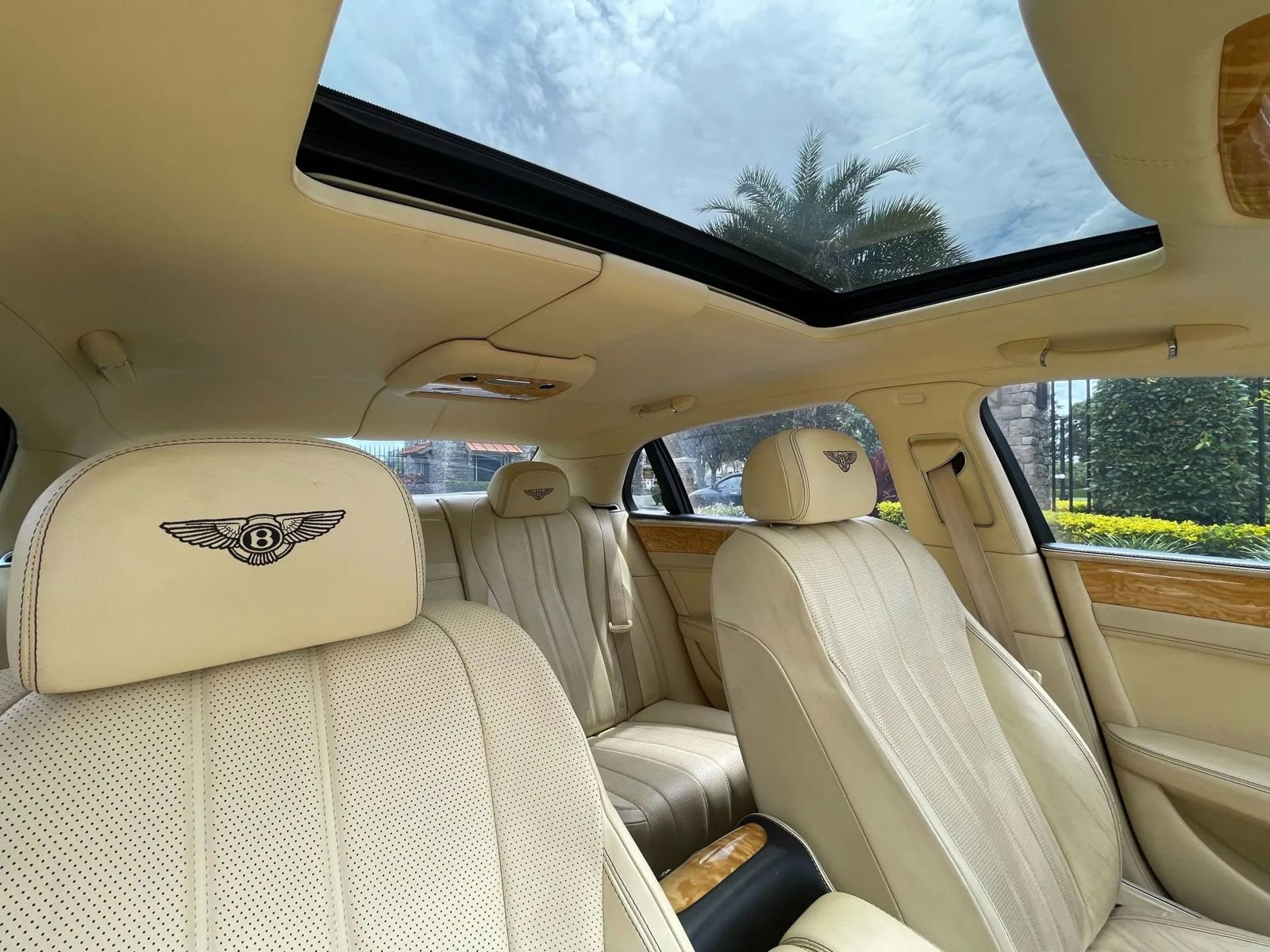 Used 2014 Bentley Flying Spur W12 image 11