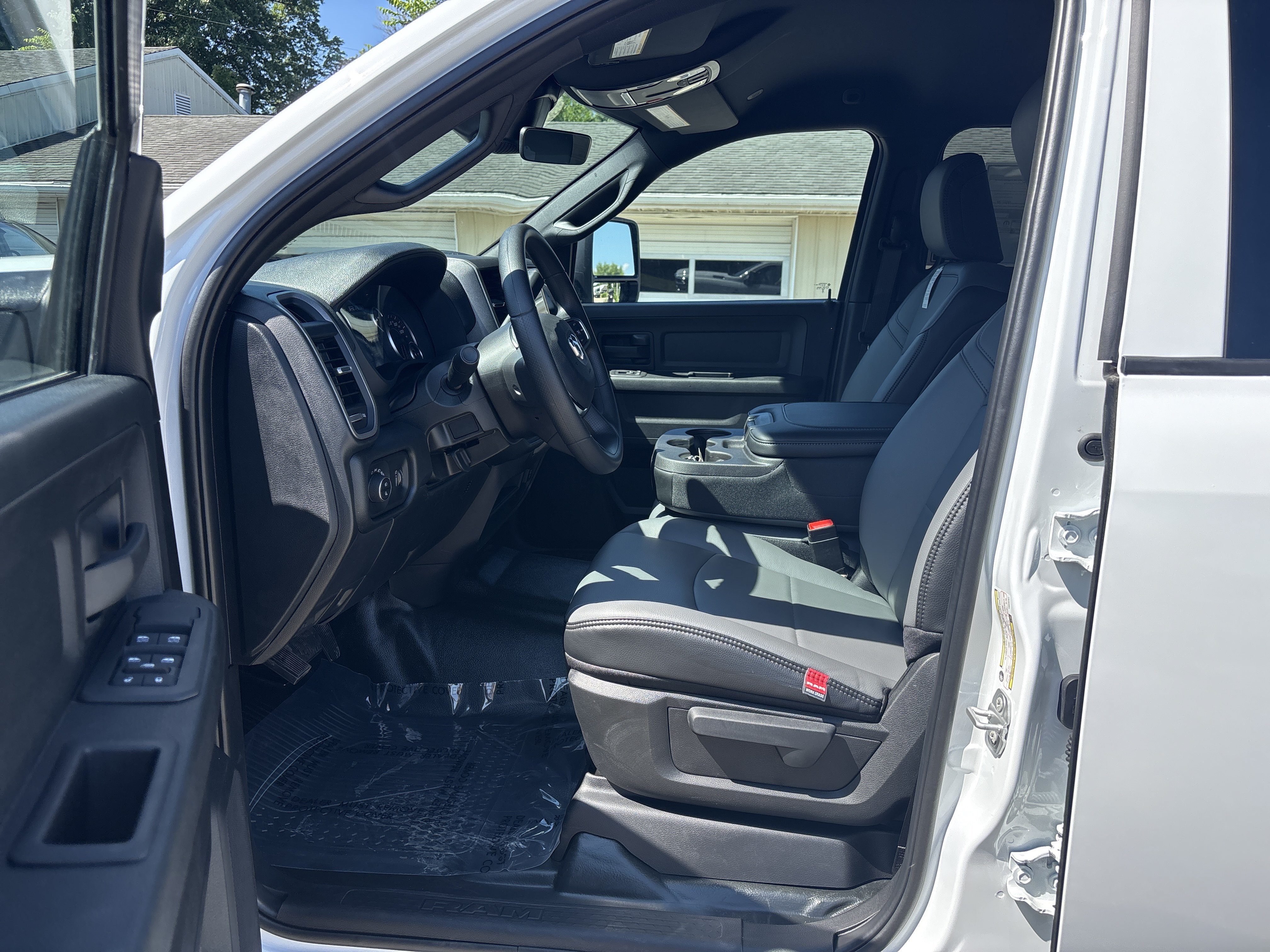 New 2026 RAM 3500 Tradesman AWD/4WD image 13