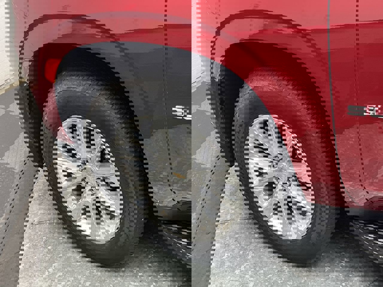 Certified 2024 Chevrolet Suburban Premier w/ Premium Package image 38