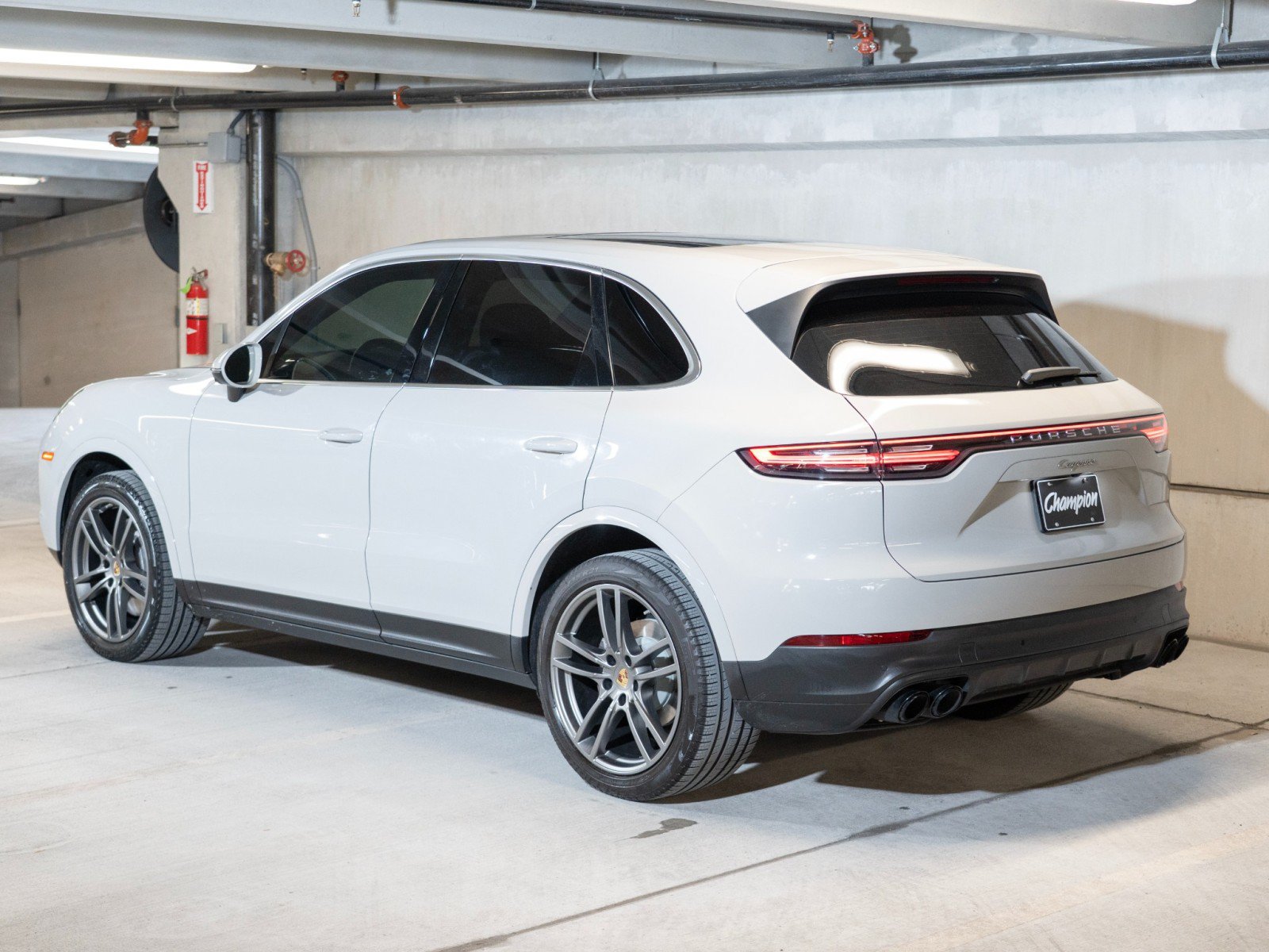 Certified 2023 Porsche Cayenne AWD/4WD image 3