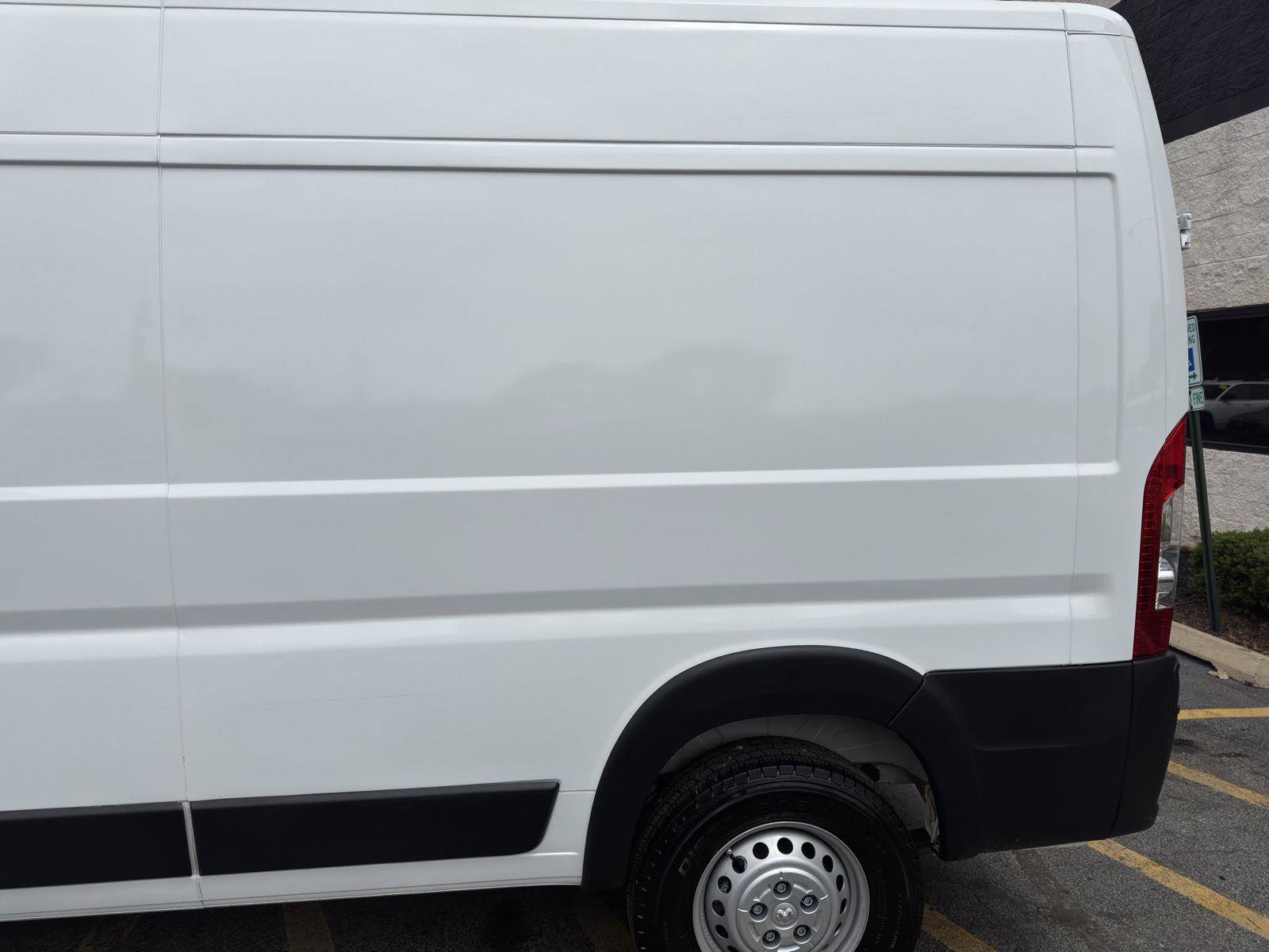 Used 2025 RAM ProMaster 2500 w/ Convenience Group FWD image 3
