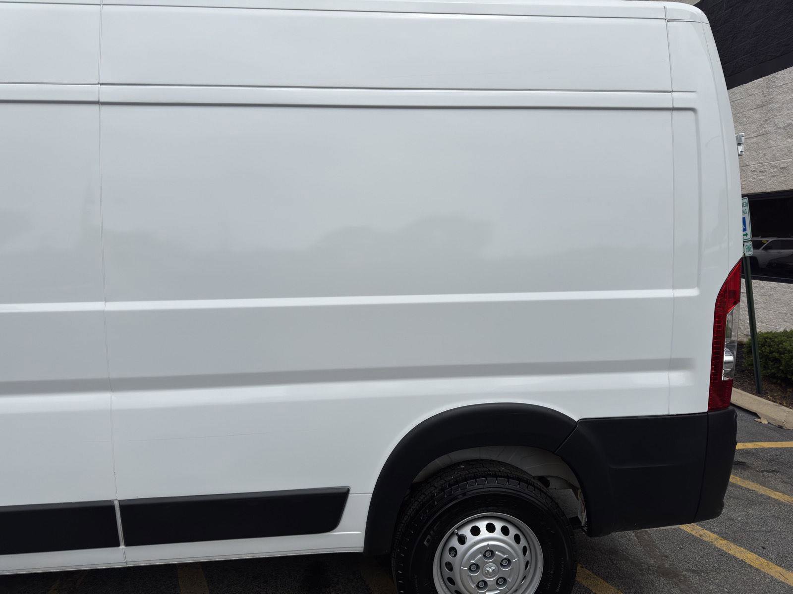 Used 2025 RAM ProMaster 2500 w/ Convenience Group FWD image 3